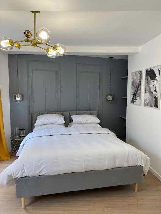 Beau Duplex Au Centre Ville. Mantes-la-Jolie Exterior photo